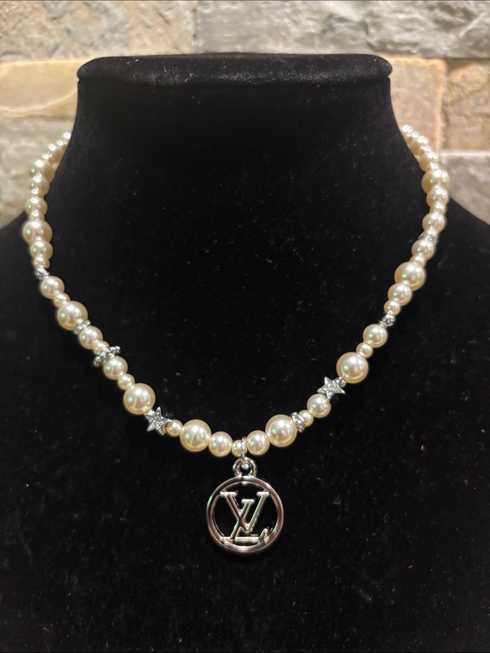 FUN faux Pearl Necklace with Silver LV Pendant and Star Accents